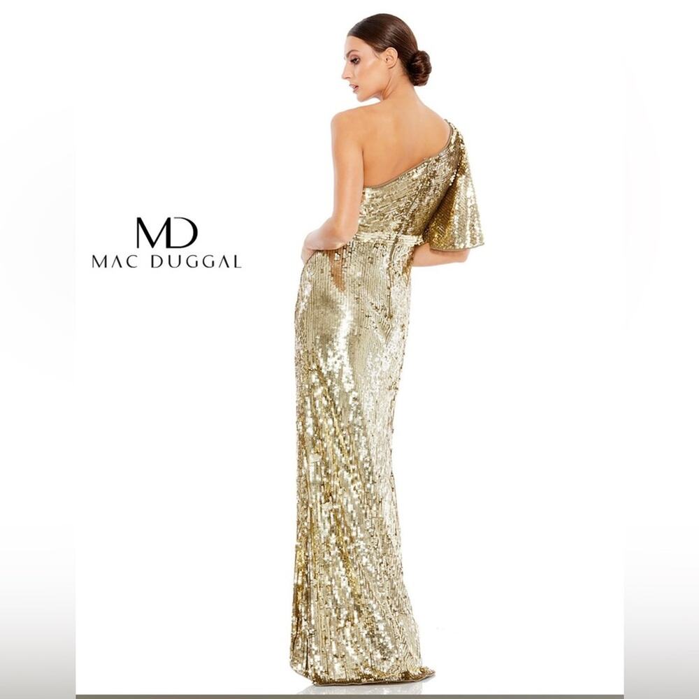 Embellished Cap Sleeve Cowl Neck Trumpet Gown, Size 14. NWT. Style 93540